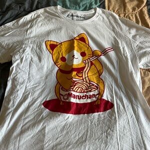XL Maruchan 😊 Cat Eating Ramen 🍜🐈 T-Shirt